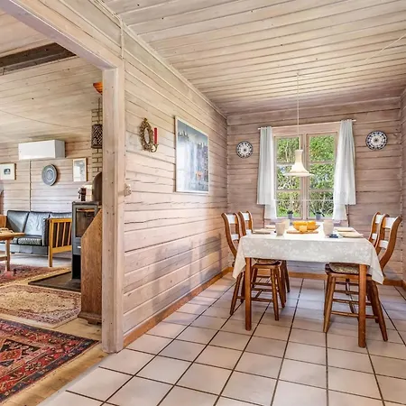 Nyaraló Berit - 700m From The Sea By Interhome