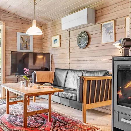 Berit - 700m From The Sea By Interhome Feriehus Bøtø By