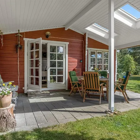 Berit - 700m From The Sea By Interhome Nyaraló